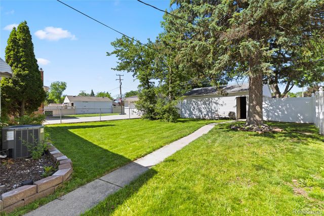 7604 Robinson Avenue, Allen Park, MI 48101