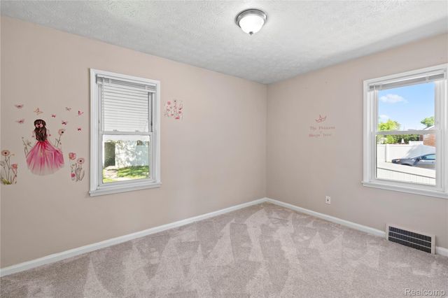 7604 Robinson Avenue, Allen Park, MI 48101