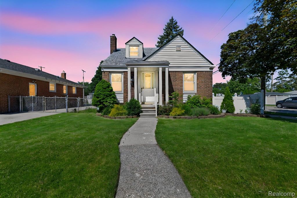7604 Robinson Avenue, Allen Park, MI 48101