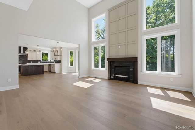 913 Kimberly Court, Troy, MI 48098