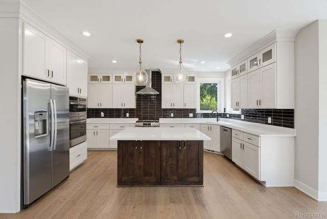 913 Kimberly Court, Troy, MI 48098