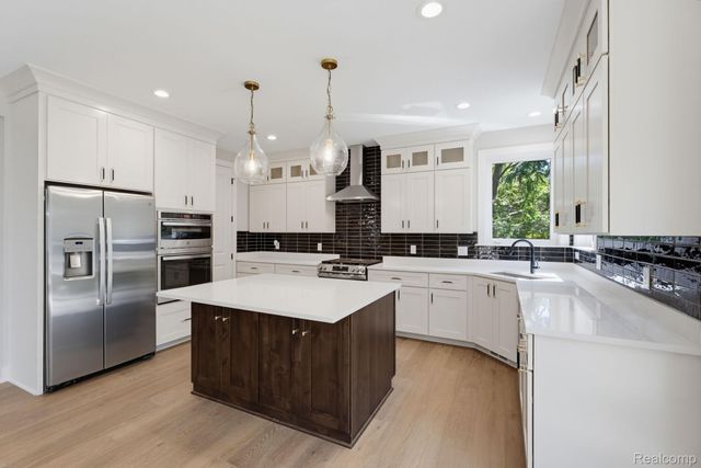 913 Kimberly Court, Troy, MI 48098