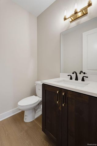 913 Kimberly Court, Troy, MI 48098