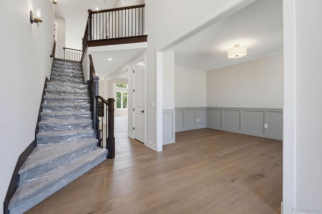 913 Kimberly Court, Troy, MI 48098