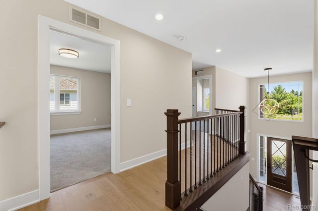 913 Kimberly Court, Troy, MI 48098