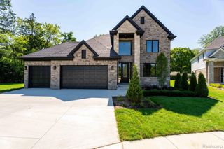 913 Kimberly Court, Troy, MI 48098