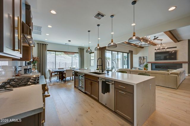 33838 N BORGATA Trail, San Tan Valley, AZ 85144