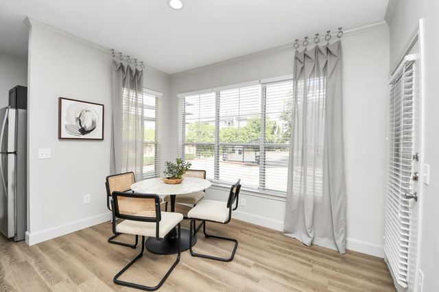 3003 Memorial Court 2433, Houston, TX 77007
