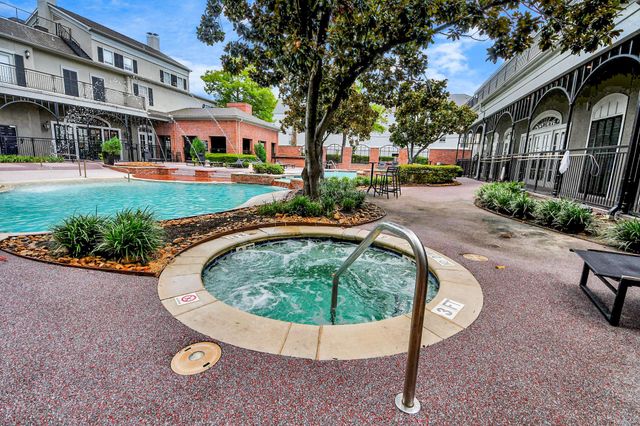 3003 Memorial Court 2433, Houston, TX 77007