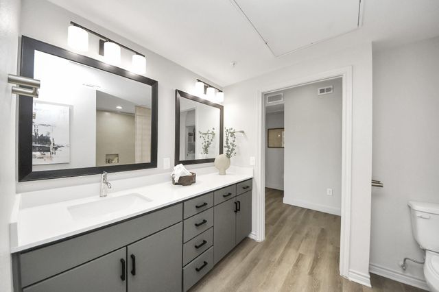 3003 Memorial Court 2433, Houston, TX 77007