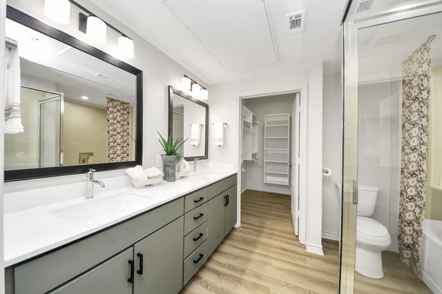 3003 Memorial Court 2433, Houston, TX 77007