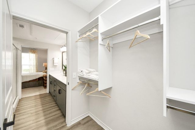 3003 Memorial Court 2433, Houston, TX 77007