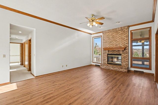 2 DANBURY CT. Court, Council Bluffs, IA 51503