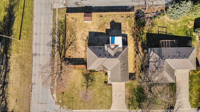 2 DANBURY CT. Court, Council Bluffs, IA 51503