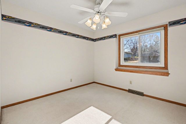 2 DANBURY CT. Court, Council Bluffs, IA 51503