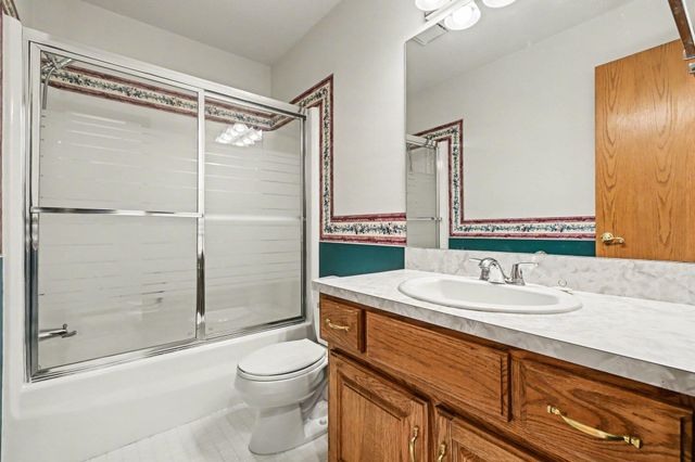 2 DANBURY CT. Court, Council Bluffs, IA 51503