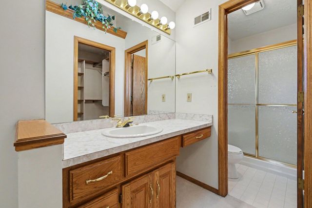 2 DANBURY CT. Court, Council Bluffs, IA 51503