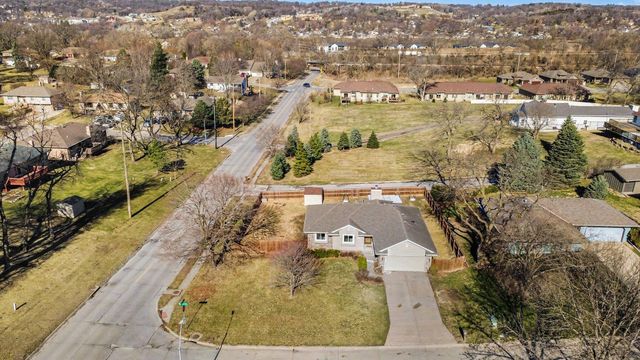 2 DANBURY CT. Court, Council Bluffs, IA 51503