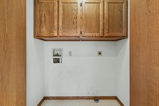 2 DANBURY CT. Court, Council Bluffs, IA 51503