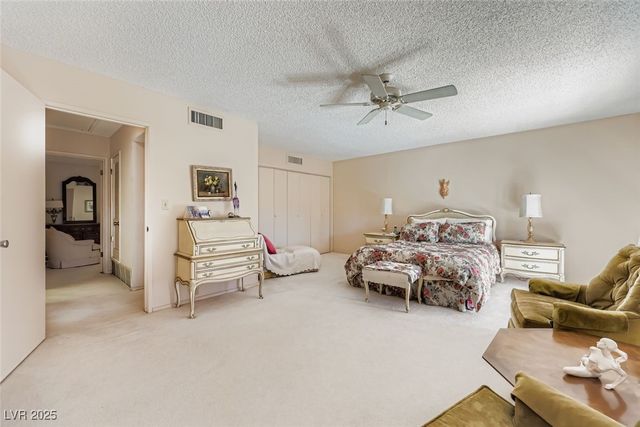 1060 Tam O Shanter, Las Vegas, NV 89109