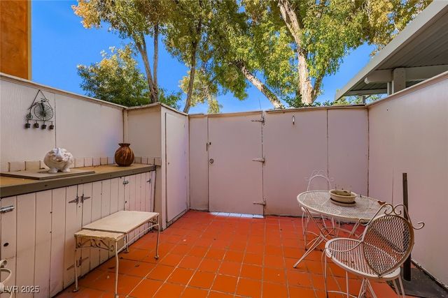 1060 Tam O Shanter, Las Vegas, NV 89109