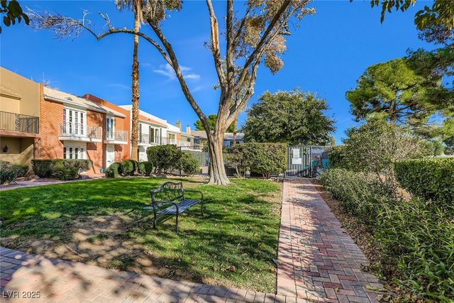 1060 Tam O Shanter, Las Vegas, NV 89109