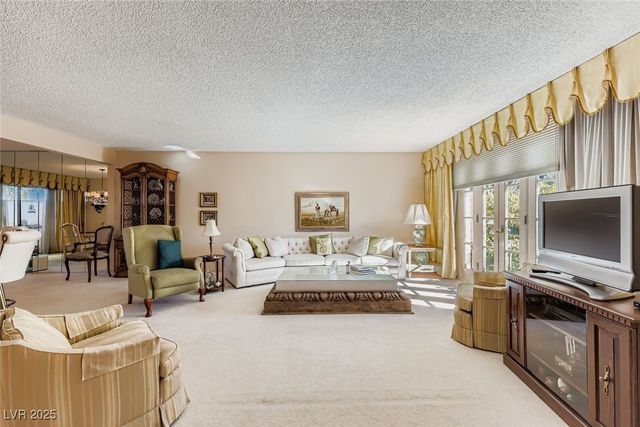 1060 Tam O Shanter, Las Vegas, NV 89109