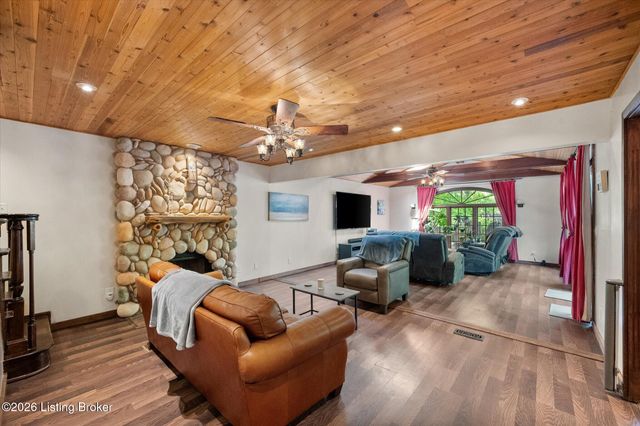 5213 Manor Dr, Crestwood, KY 40014