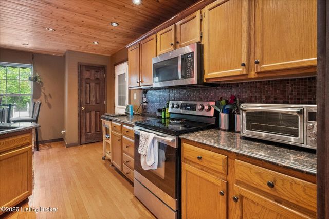 5213 Manor Dr, Crestwood, KY 40014