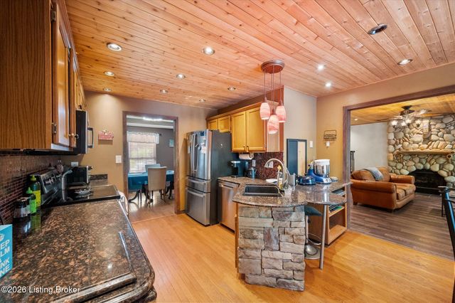 5213 Manor Dr, Crestwood, KY 40014