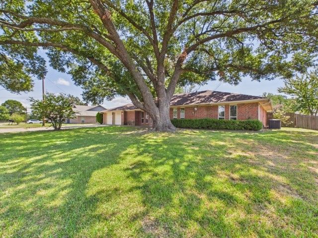 518 Ridgeway Lane, Chandler, TX 75758