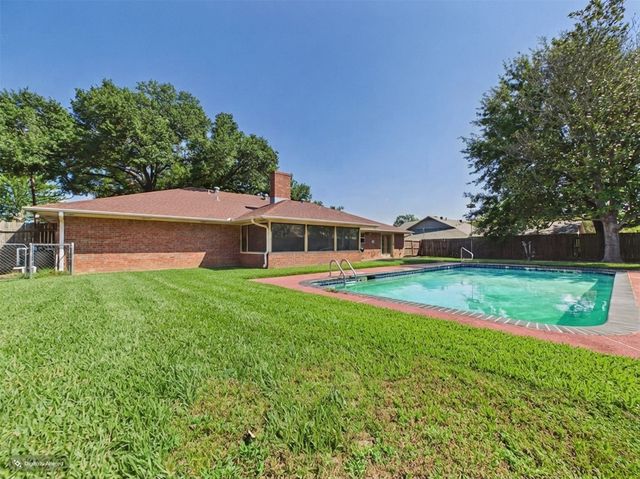 518 Ridgeway Lane, Chandler, TX 75758