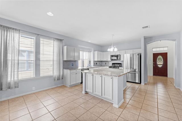 213 Newberry TRL, San Marcos, TX 78666