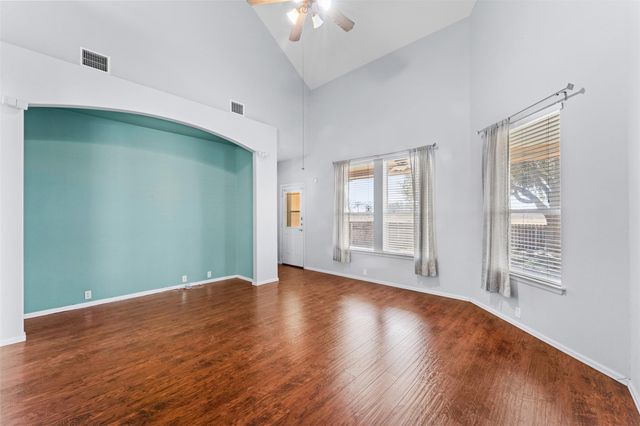 213 Newberry TRL, San Marcos, TX 78666