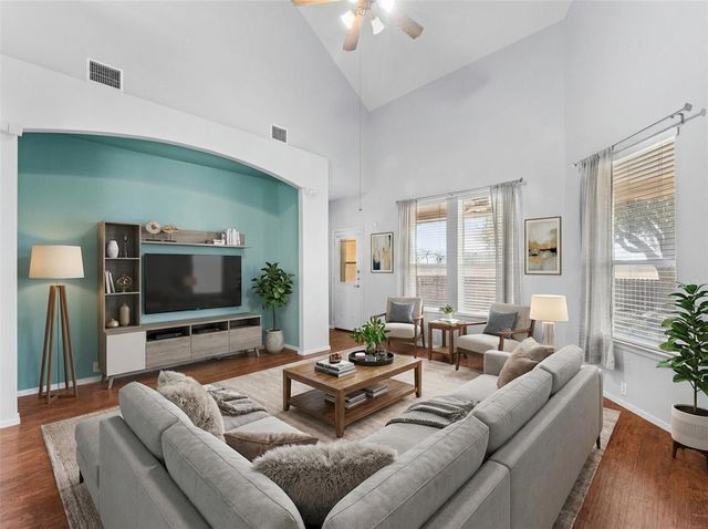 213 Newberry TRL, San Marcos, TX 78666