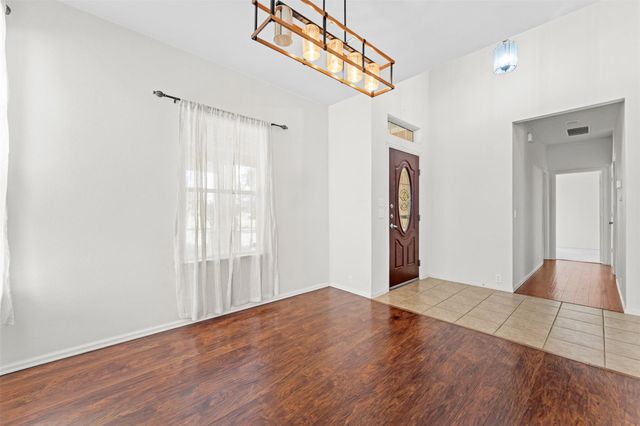 213 Newberry TRL, San Marcos, TX 78666