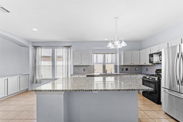 213 Newberry TRL, San Marcos, TX 78666