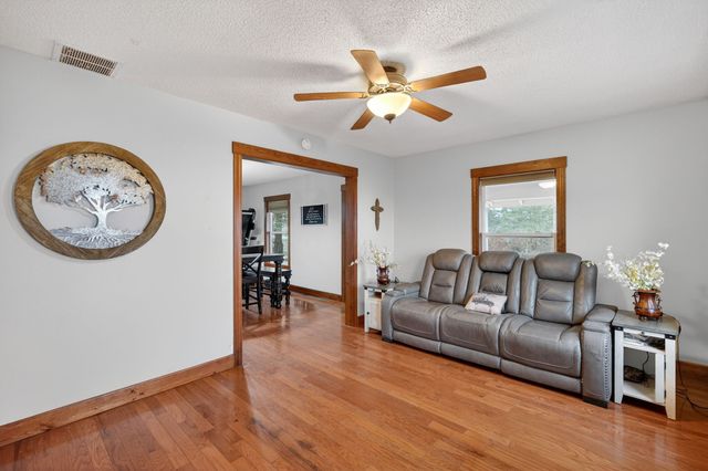 7340 E 156th Street S, Grinnell, IA 50112