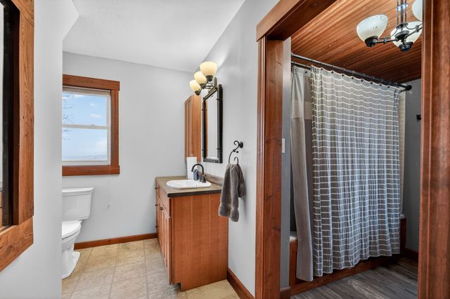 7340 E 156th Street S, Grinnell, IA 50112