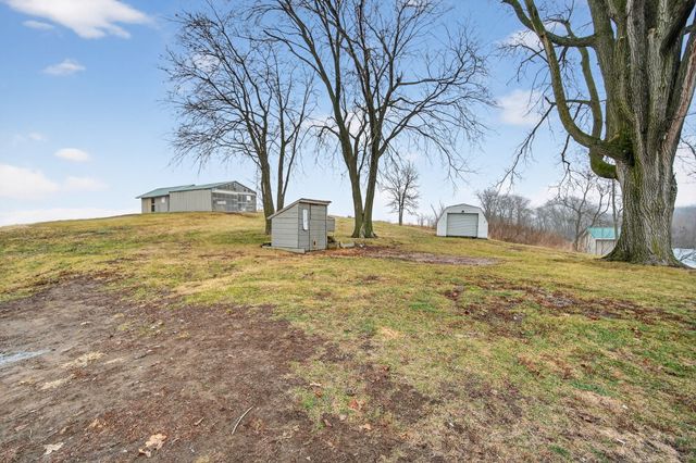 7340 E 156th Street S, Grinnell, IA 50112