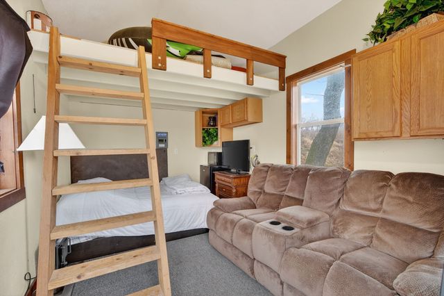 7340 E 156th Street S, Grinnell, IA 50112