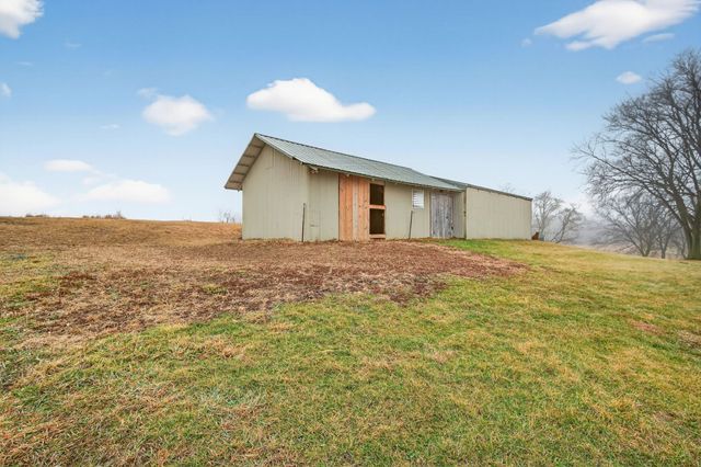 7340 E 156th Street S, Grinnell, IA 50112