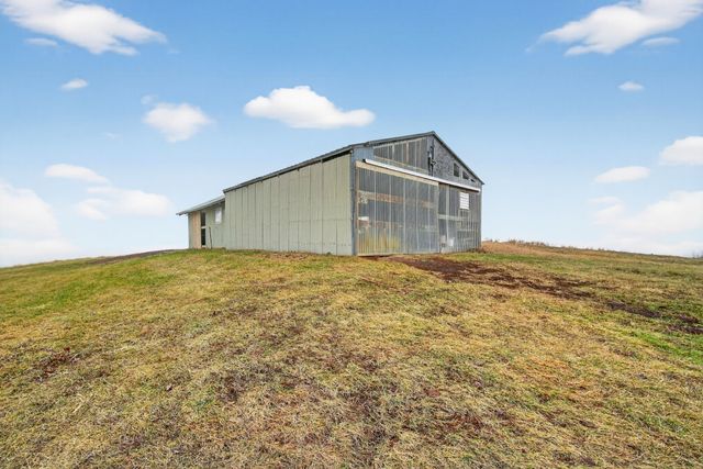 7340 E 156th Street S, Grinnell, IA 50112