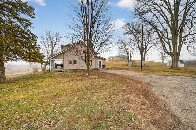 7340 E 156th Street S, Grinnell, IA 50112