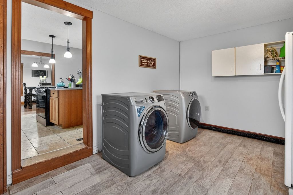 7340 E 156th Street S, Grinnell, IA 50112