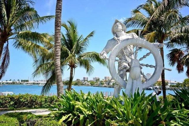 310 Wilma Circle, Riviera Beach, FL 33404