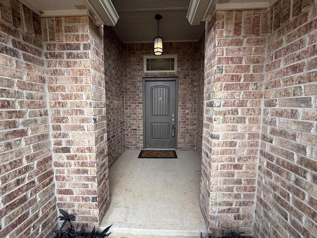 7712 Windstone Drive, Oklahoma City, OK 73132