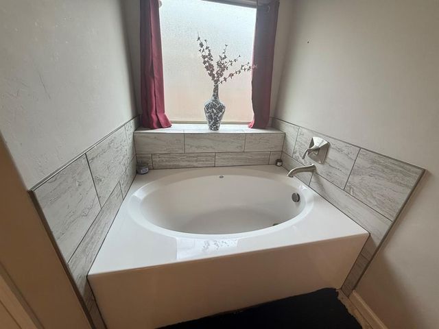 7712 Windstone Drive, Oklahoma City, OK 73132