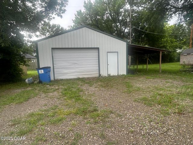 705 W Magnolia, Cherokee, KS 66724