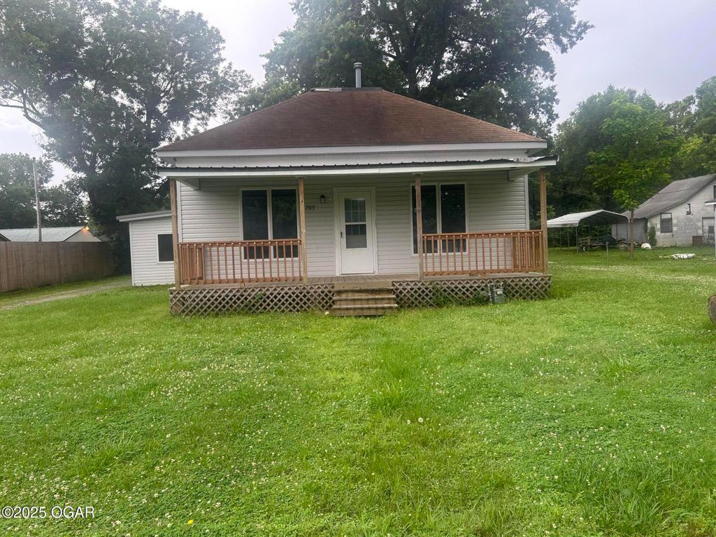 705 W Magnolia, Cherokee, KS 66724